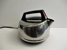 VINTAGE TOASTMASTER STAINLESS STEEL 2 QUART ELECTRIC KETTLE 599 MADE IN CANADA