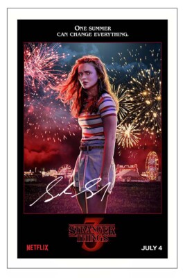 HWC Trading Sadie Sink Strange Hawkins Thing Max Mayfield Geschenke Gedrucktes Signiertes Autogramm Foto für Fans von Fernsehshows - A4