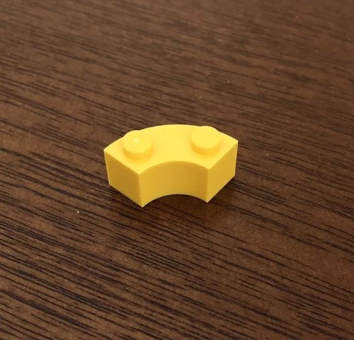 LEGO Parts~ 10 Brick 2 x 2 Corner Round 3063 YELLOW - Picture 2 of 2