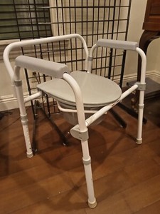 Medline Steel Commode With Microban (MDS89664KDMBG)