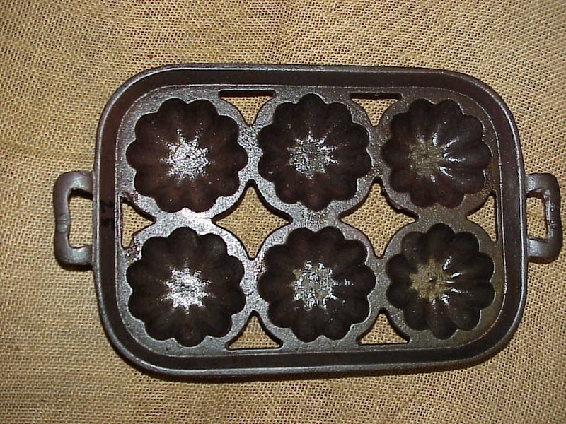 Antique Turks Head Muffin Gem Cast Iron Gate Marked Pan - 135+ years old
