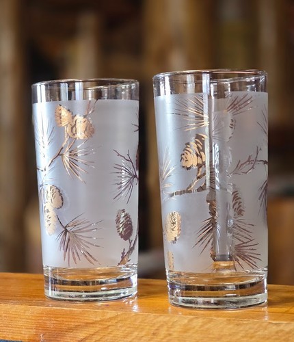 Vintage Libbey MCM Frosted Gold Pine Cone Mixed Bar Glasses Set of 2