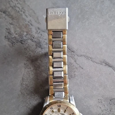 Seiko Premier Herren Quarz Armbanduhr Edelstahl zweifarbig 100 m 6G28-00J0 - Bild 1 von 2