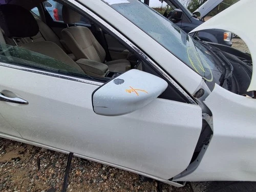 Used Right Door Mirror fits: 2015 Nissan Altima Power Sdn non-heated w/o LED tur