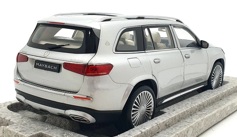 Paragon 1/18 Scale PA-98401 - Mercedes-Maybach GLS 600 LHD - Silver - Image 2 of 4