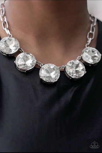 paparazzi jewelry set- lime light necklace and earrings set
