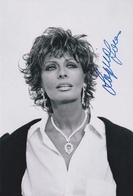 SOPHIA LOREN Original Autograph Signed 20x30 Large Photo Excellent Portrait