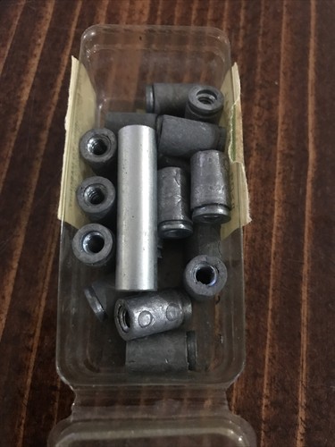 16 Vintage Sears Epansion Nuts For Masonry, 10-24, Holds 300 Pounds - Picture 2 of 4