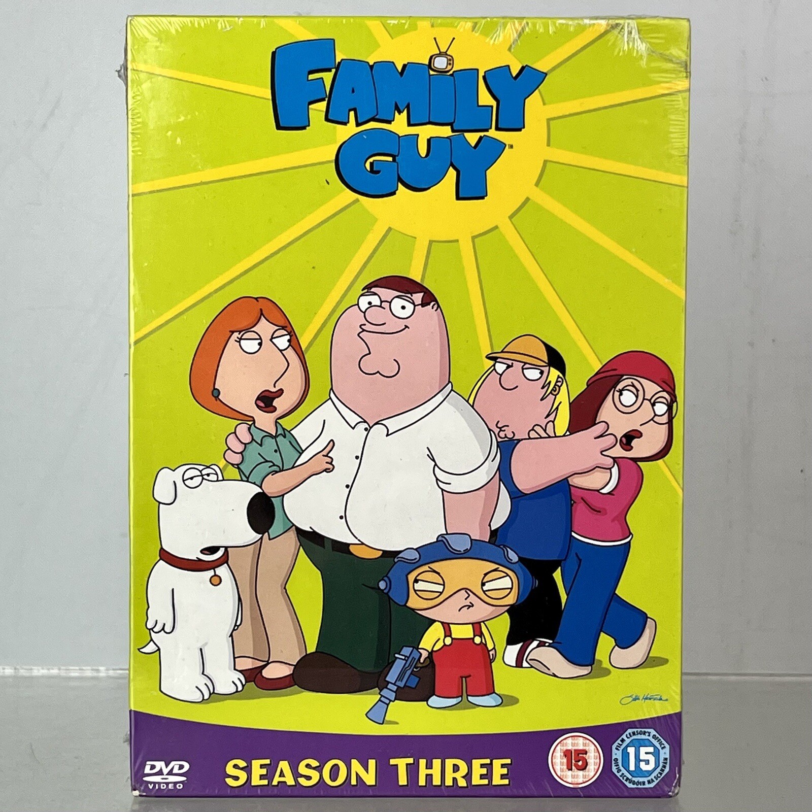 New FAMILY GUY - SEASON THREE Region 2 DVD 2006 3-Disc Set SEALED