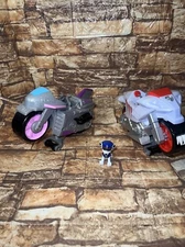 PAW Patrol Moto Pups Skye's Deluxe & Wildcat Pull Back Motorcycle Vehicles