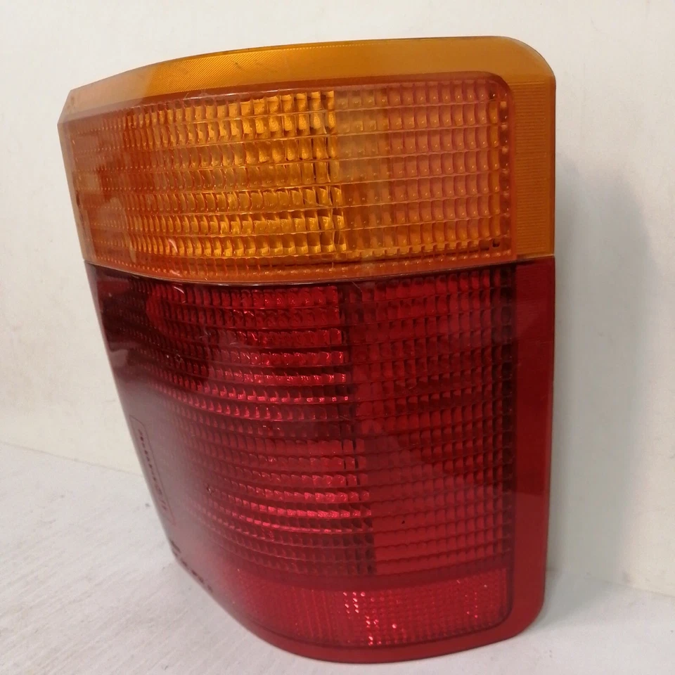 Land Rover Range Rover 1996 luz trasera lateral del conductor Foto 4 de 4