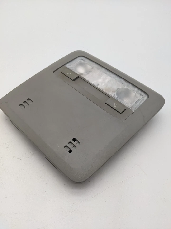 Chevrolet Sonic LT 2012-2013 conjunto de luces de mapa domo central delantero usado Foto 2 de 4