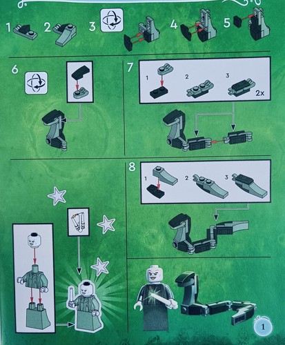 LEGO Harry Potter: Lord Voldemort Minifigure with Nagini - Picture 2 of 6