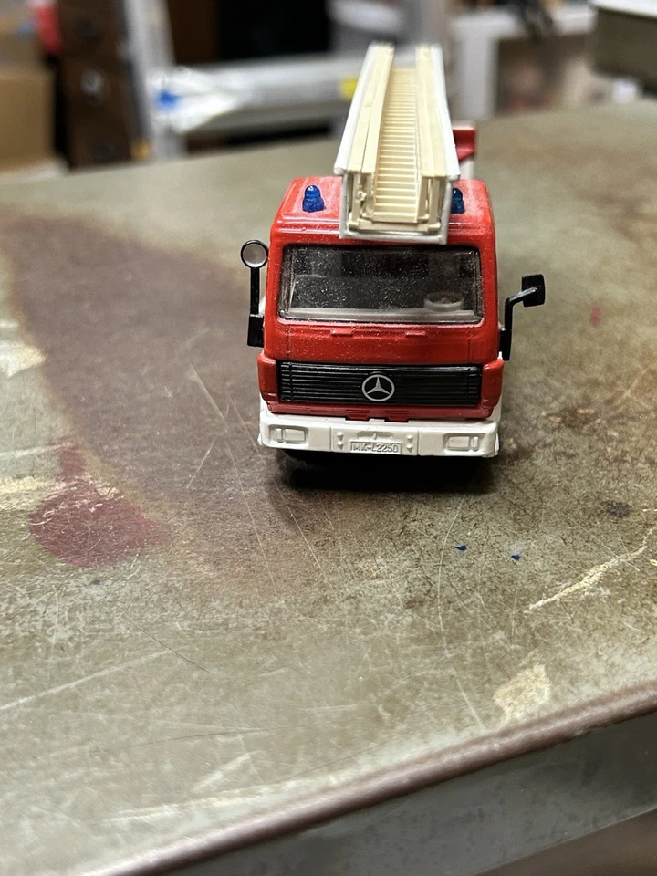 Siku 2819 梅赛德斯梯子消防车压铸 W 德国电视 — 第 4/4 张图片