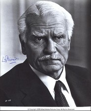 LAURENCE OLIVIER - AUTOGRAPHED SIGNED PHOTOGRAPH CIRCA 1978