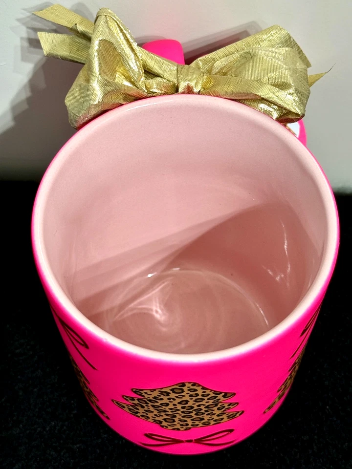 Taza X-Mas Soft Touch 16 oz estampado de leopardo árboles rosa intenso con reflejos dorados #51 Foto 4 de 4