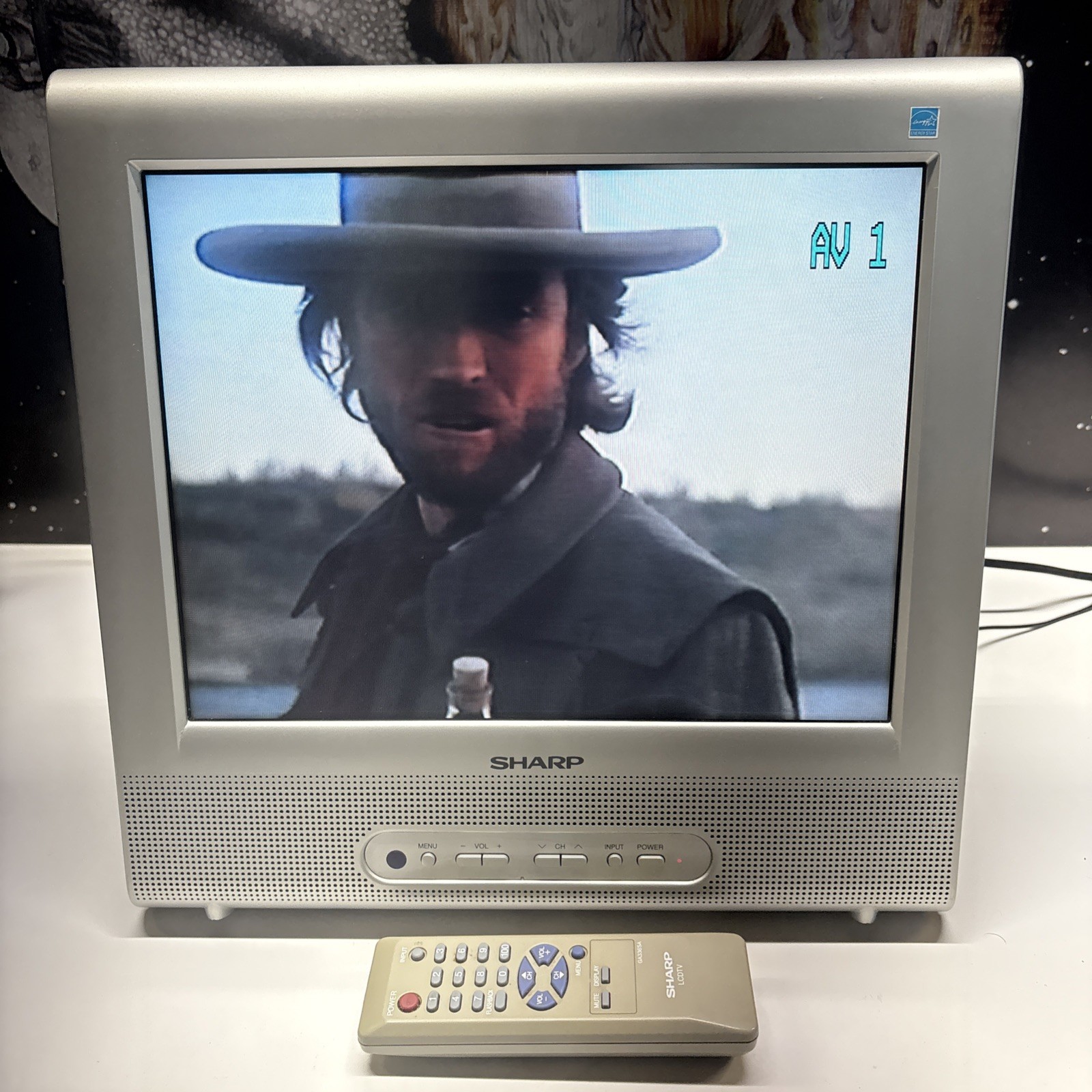 Sharp LC-13AV4U 13" LCD TV 4:3 Gaming Composite Component w/Remote Tested Works!
