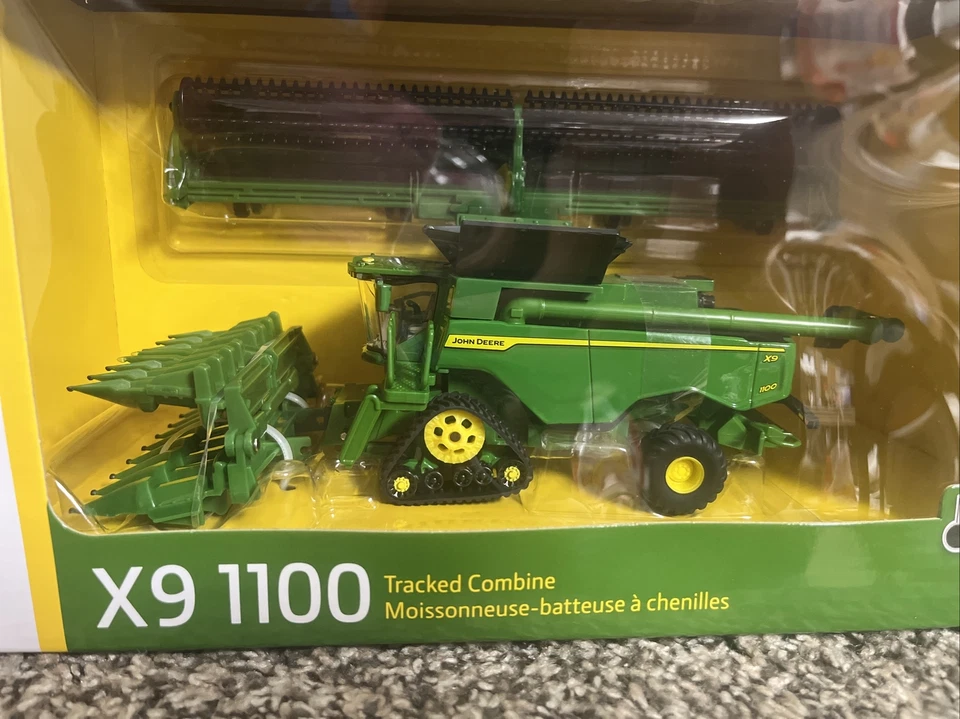 2022 ERTL 1:64 John Deere X9 1100 Tracked COMBINE PRESTIGE NEW!!! - Image 2 of 4
