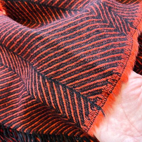 2x Vintage 1980s East German Wool Scarves Red & Black Fashion Accessories Gift - Picture 6 of 7