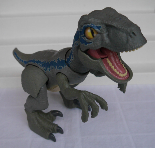 Jurassic World Ami Primordial Blue macht Geräusche ca. 27 x 20 cm Action Figur - Picture 3 of 4