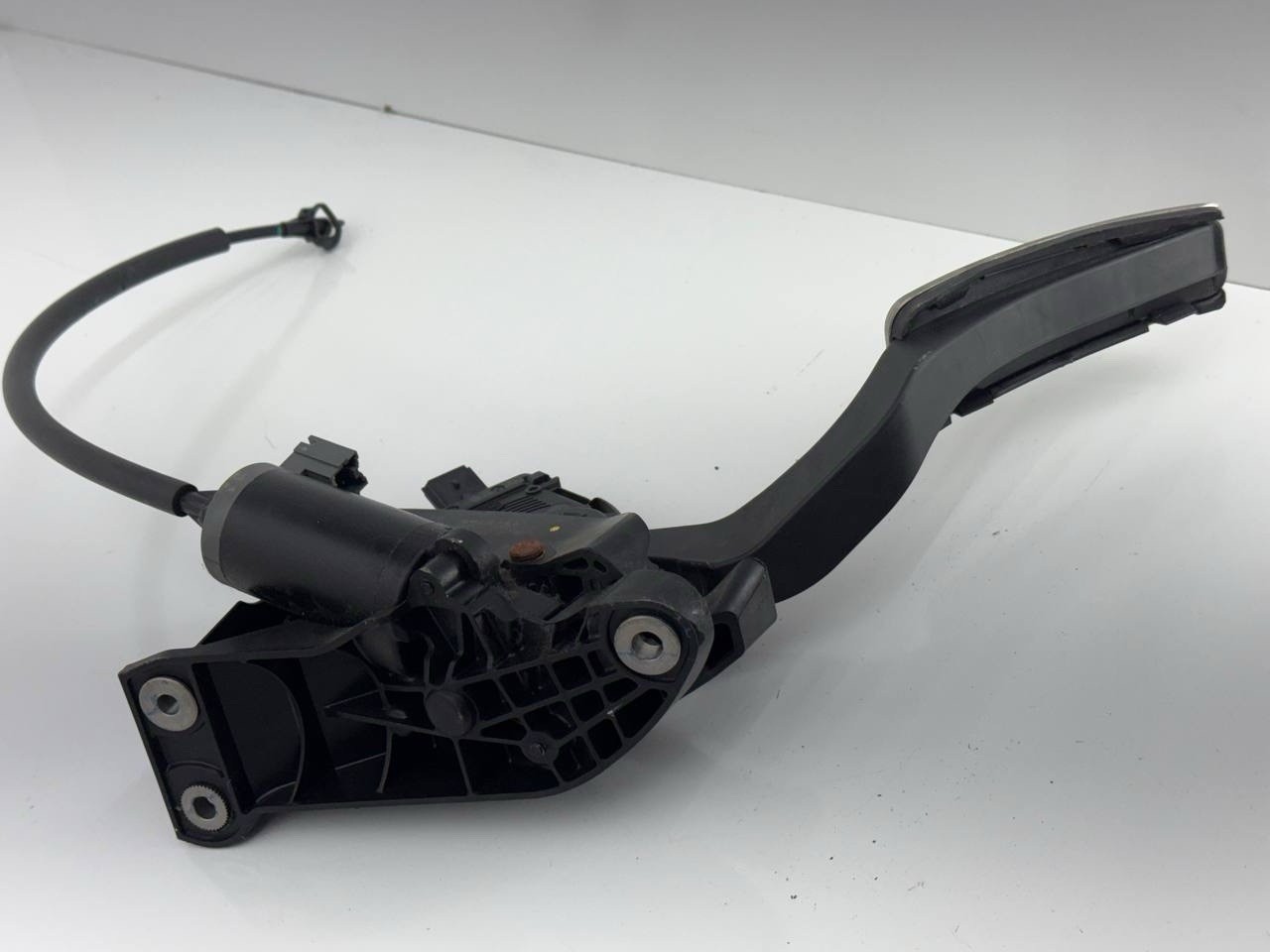 2014-2021 MASERATI GHIBLI M157 THROTTLE ACCELERATOR FUEL GAS PEDAL W/ SENSOR 449