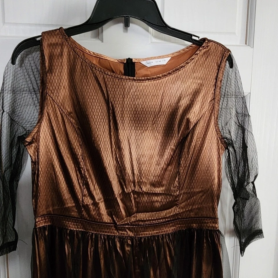 Golden Brown Satin Ballgownwith blacked tulle skirt and black Belt - Image 3 of 4