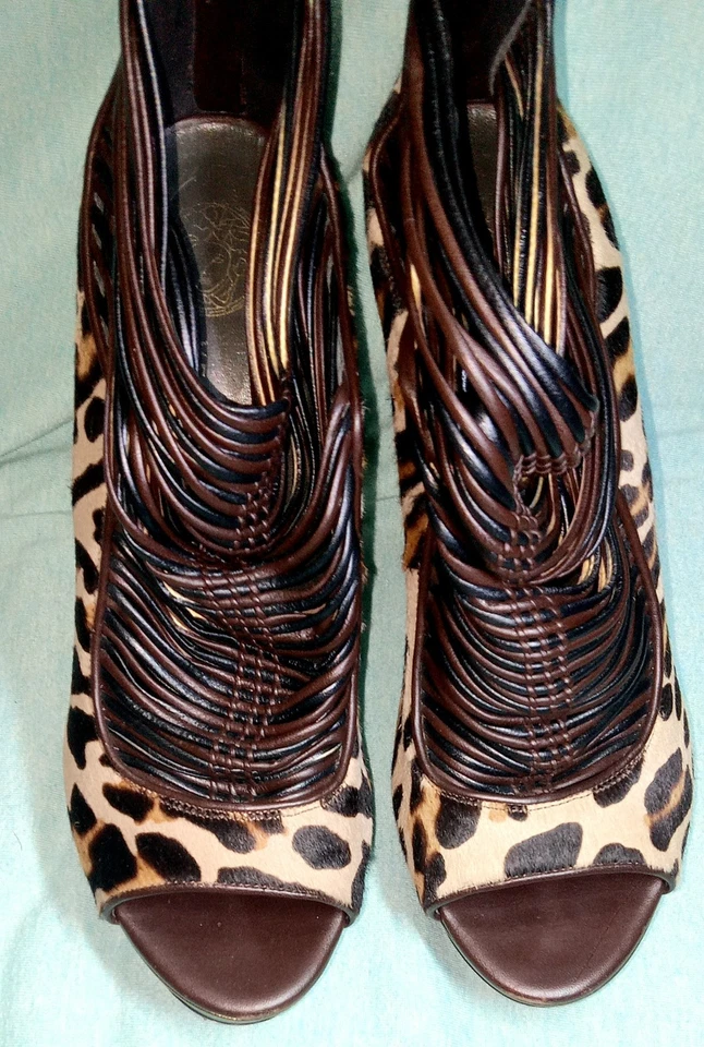 Botines Versace Estampado Leopardo Pelo de becerro Tacón Enjaulado Hechos en Italia Mujer Talla 9 Foto 2 de 4