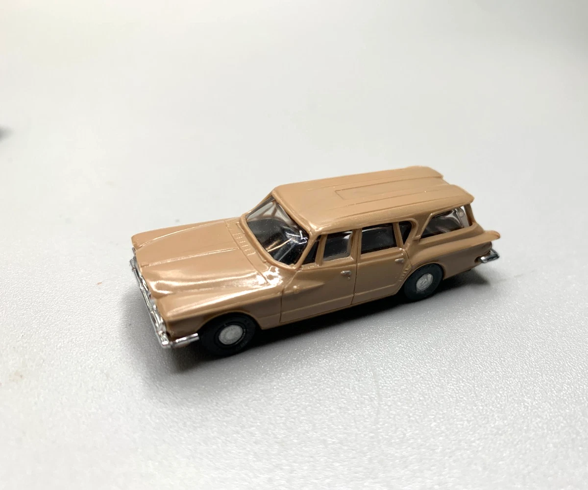Busch art. 50389 Land Rover Defender Guardia di Finanza Scala 1/87 HO