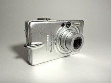 Canon PowerShot SD200 3.2MP 3x optical zoom Elph Camera with battery -NO CHARGER