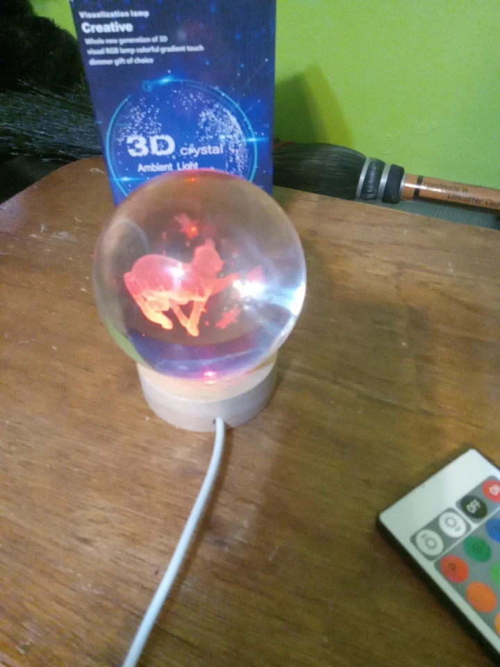 3d Crystal Ambient Light Cat Sculpture Optical Illusion Lamp - Image 3 of 4