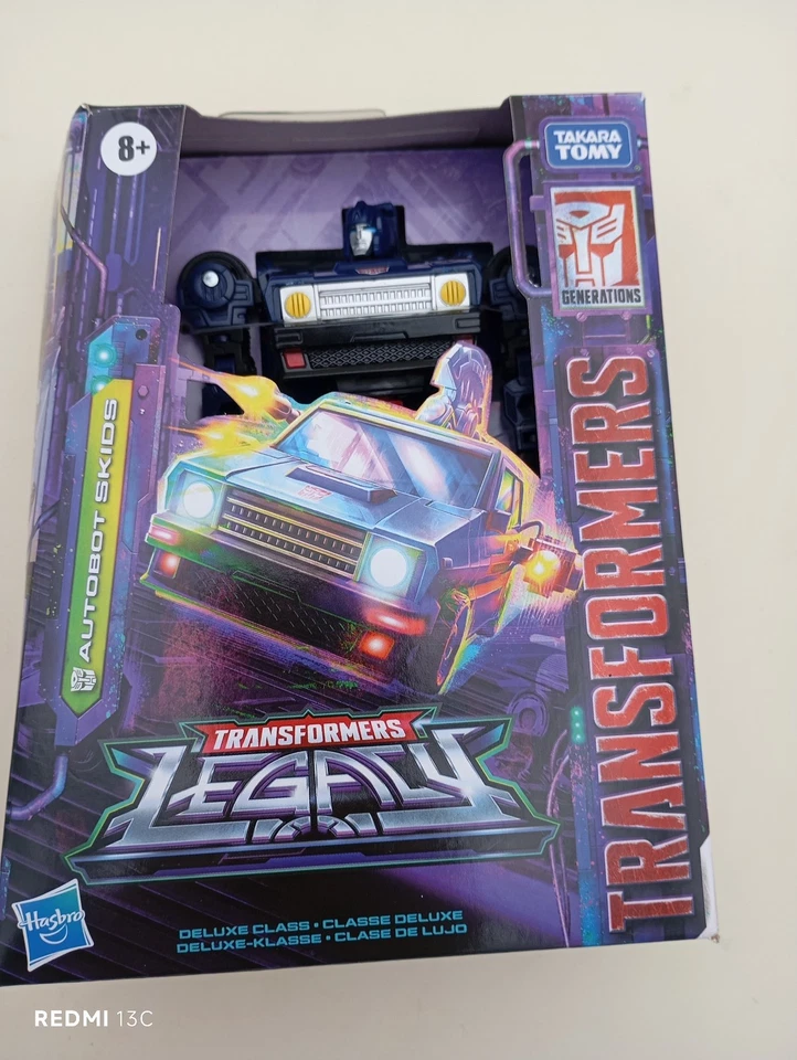 Transformers Legacy Actionfigur Prime Uni. AUTOBOT SKIDS Deluxe Class 14 Steps - Bild 2 von 4