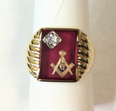 10k Masonic Ring with Synthetic Ruby and a Diamond (Size: