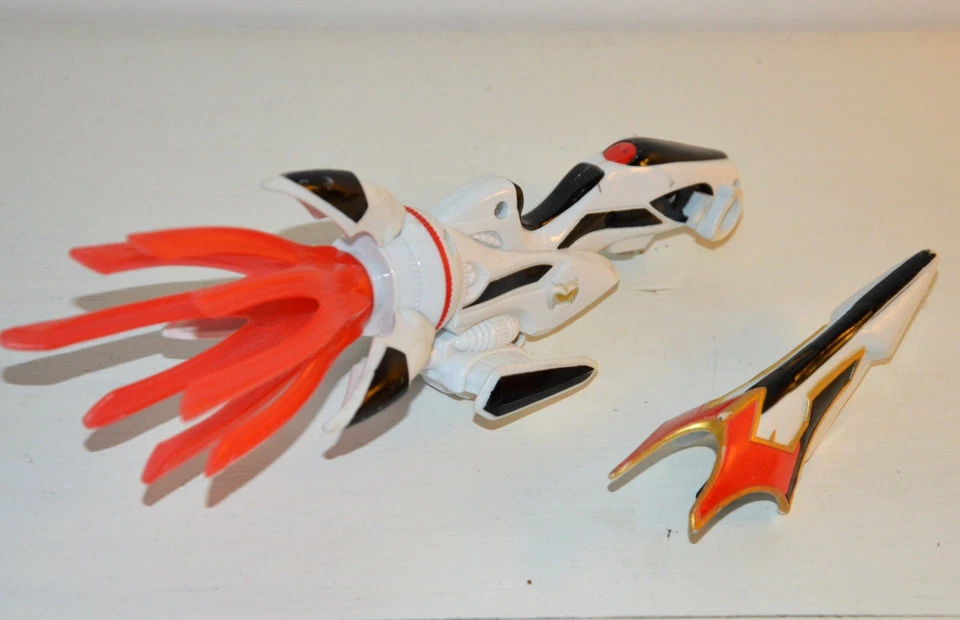 Véhicule Racer POWER RANGERS Sentaï Mystic Force Magiranger rouge BANDAI 2005 - Photo 3/4