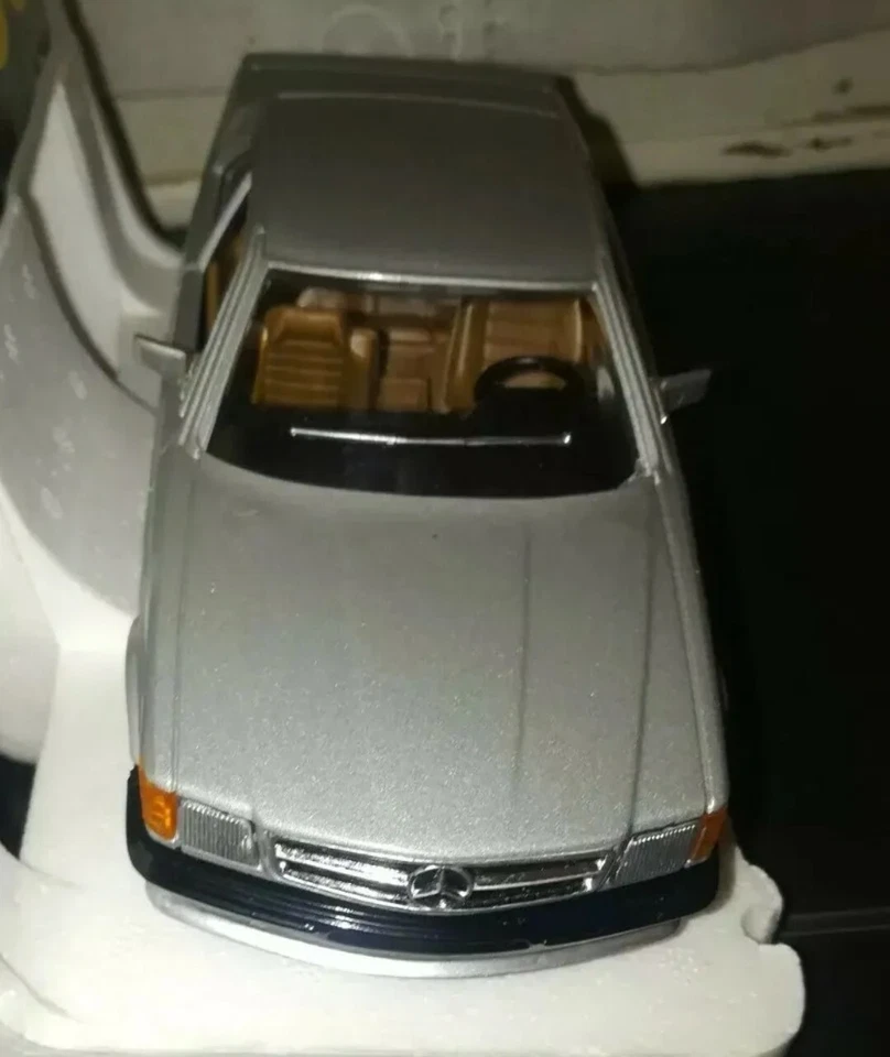 Modello Mercedes Benz 500 SEC Burago 1:26 LEGGI DESCRIZIONE - Immagine 3 di 4