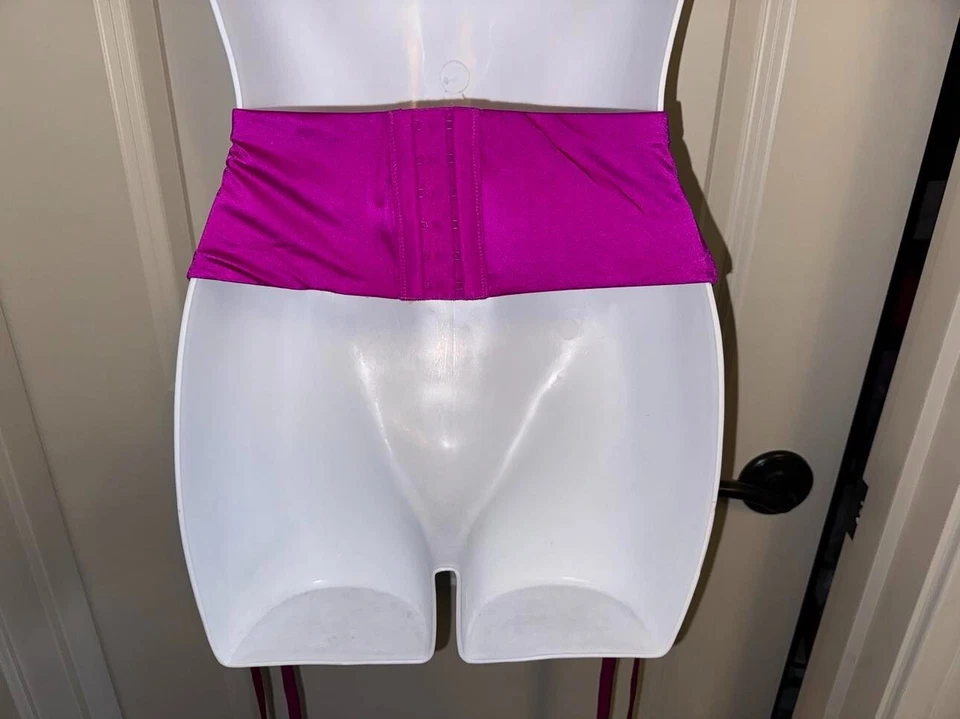 Cinturón ajustador de cintura VICTORIA'S SECRET de encaje magenta/dorado vintage 2012 ~ nuevo con etiquetas ~ M/L Foto 3 de 4