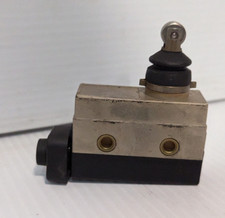 Omron ZC-N2255 Limit Switch Roller Plunger 10A, 250VAC, A300