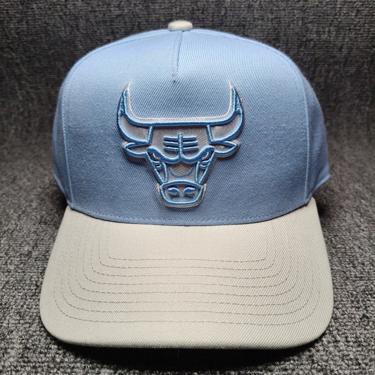 Mitchell & Ness Chicago Bulls NBA Snapback Cap Light Blue White OS