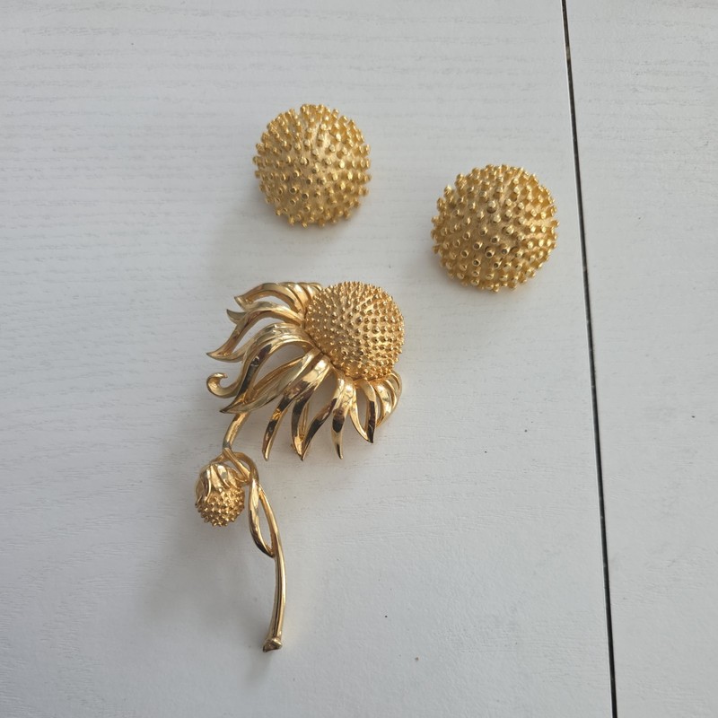 Vintage Carre Pin Brooch Earrings Set Gold Tone  Sunflower 