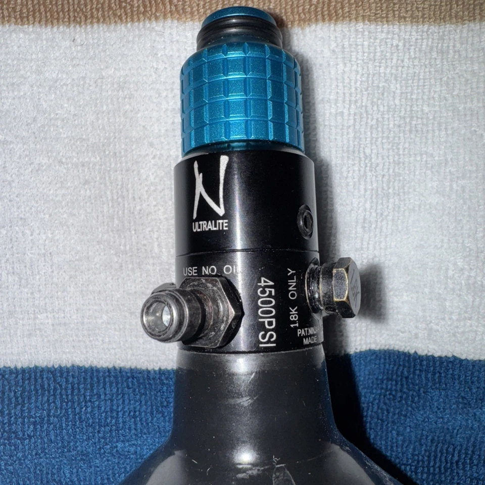 Tanque de aire de fibra de carbono Ninja SL2 - 77ci/4500 con regulador Ultralite - negro/azul Foto 4 de 4