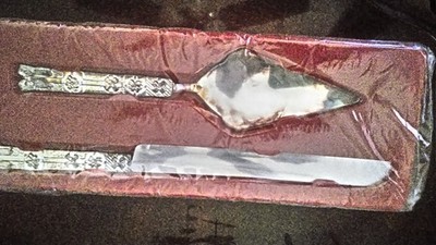 Wallace Silversmiths Cake Serving Set~2 Pc~Gift Package Bow & Present Design