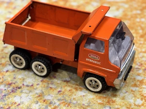 Vintage Orange Pressed Steel Tonka Hydraulic Dump Truck