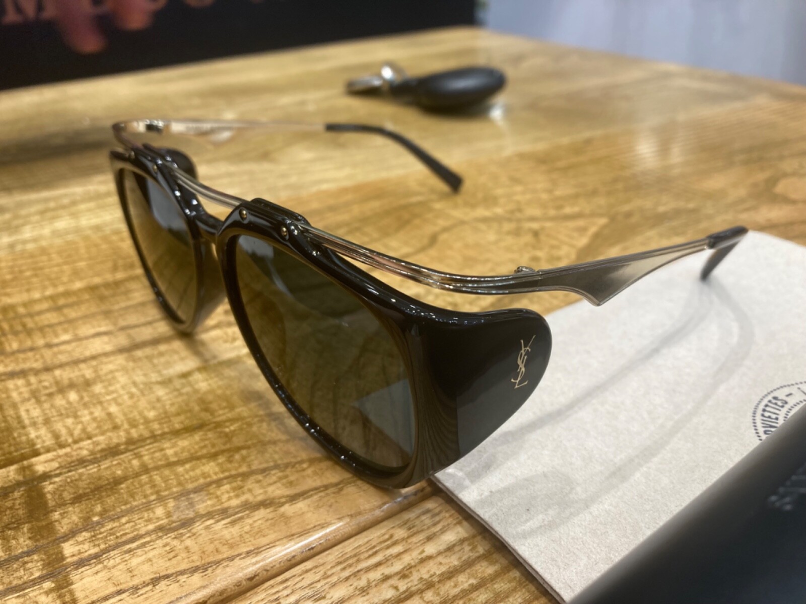 Lunettes de soleil Yves Saint Laurent