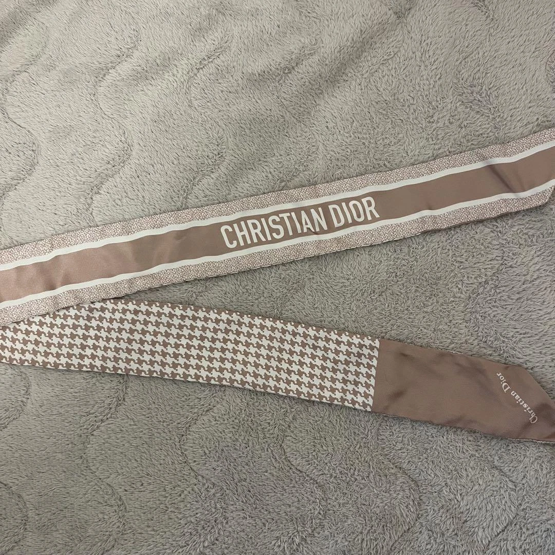 Foulard Dior Mitzah 100cm 39′′ 6cm 2′′ long rectangle soie logo rose