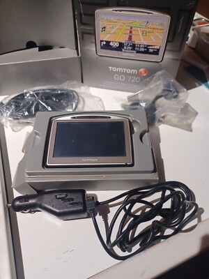 TomTom GO 720 Portable GPS Navigator Unit Set