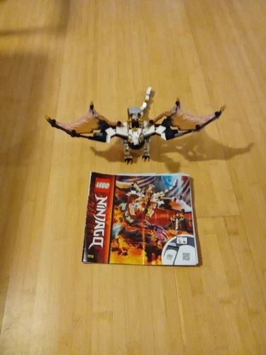 LEGO NINJAGO: Wus Gefährlicher Drache (71718)