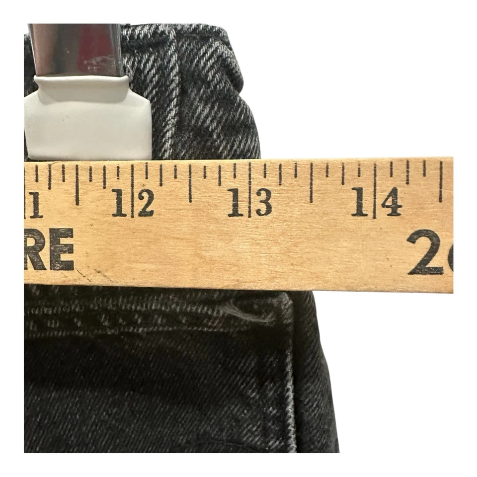 Vintage Levis 550 Shorts Women 29 Black Denim Orange Tab Cut Off Jeans 90s Y2K - Image 4 of 4