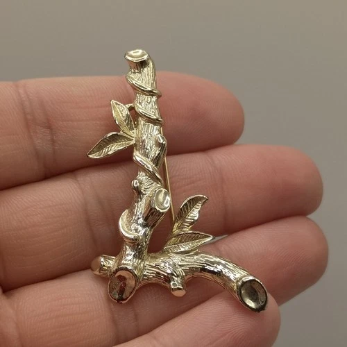 Vintage Sarah Coventry Gold Tone Branch Twig Leaf Brooch Pin Costume Jewelry