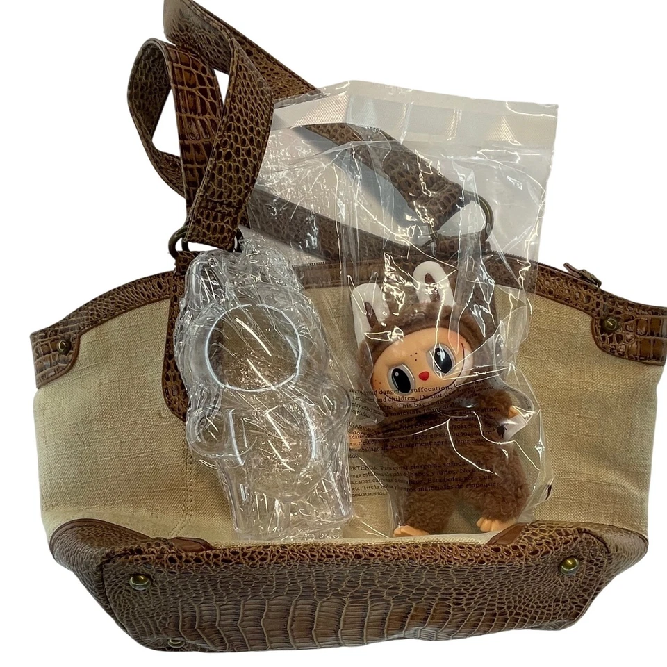 Bolsa tote feminina Coldwater Creek com berloque grátis bege bronzeado marrom - Imagem 2 de 4