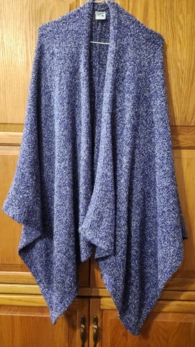 Highlander Wrap Lost Island Trading Super soft wool acrylic blend in a one size