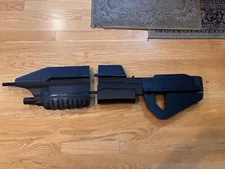 3d printed MA5C Halo assault rifle, Easy 2 Part Assembly COSPLAY 1/1 Life Size